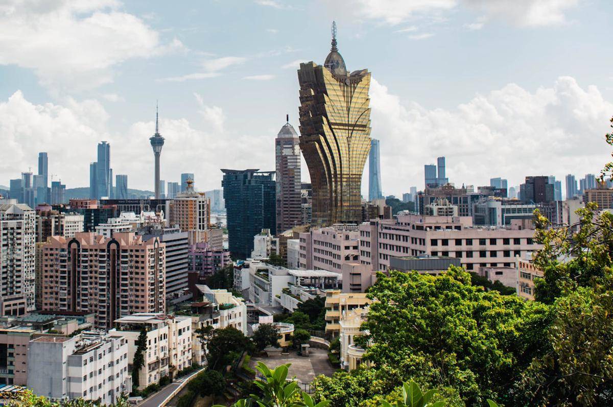 potret pusat kota Macau (pexels.com/milesrothoerl)