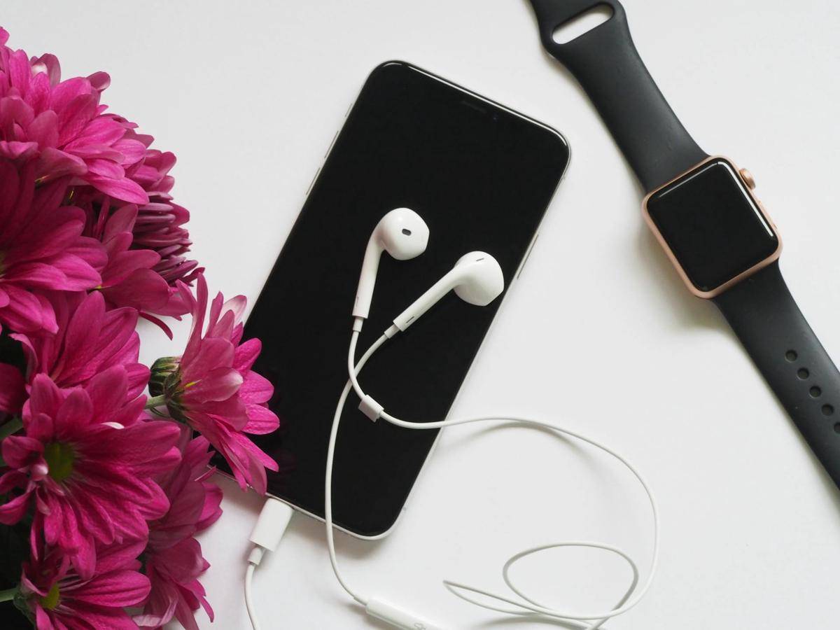 ilustrasi headset kabel