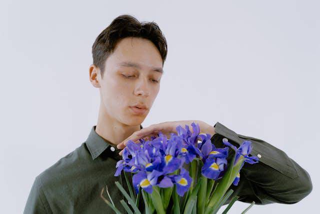ilustrasi aroma parfum seperti bunga (pexels.com/MART PRODUCTION) 