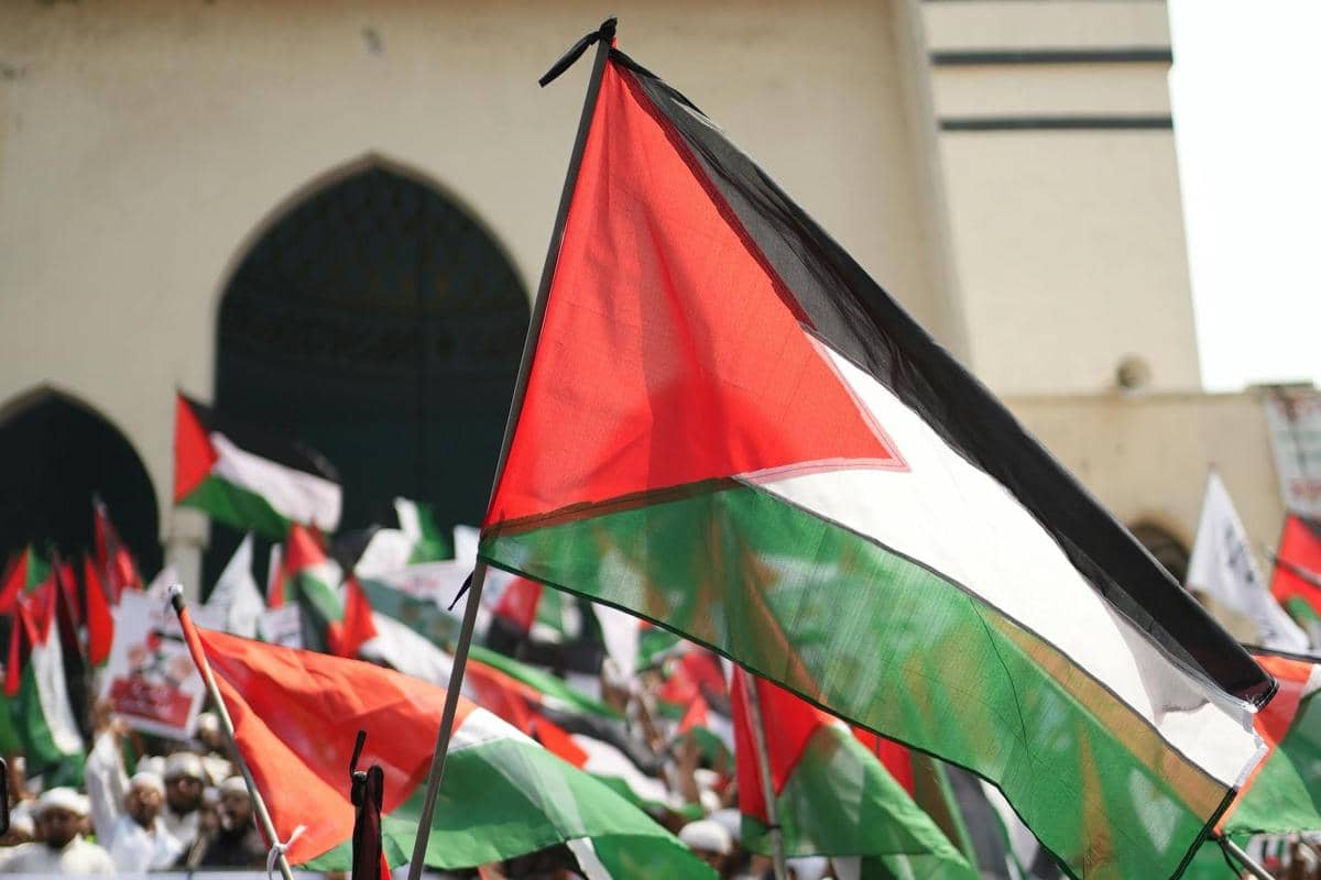 ilustrasi bendera Palestina (pexels.com/Monirul Islam) 