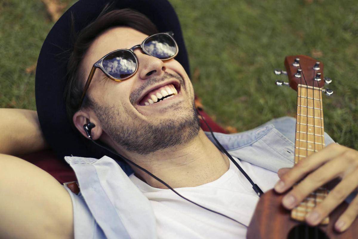 ilustrasi headset kabel