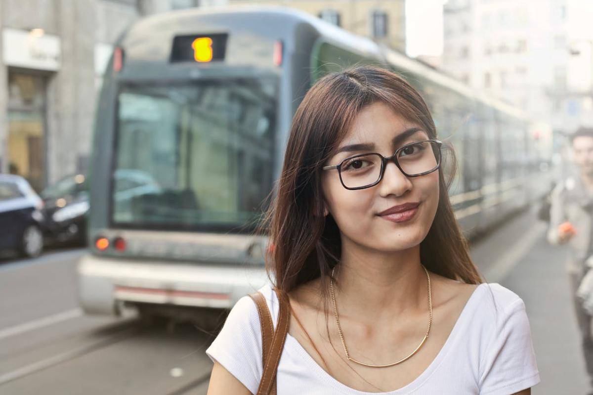 ilustrasi pengguna kendaraan umum (pexels.com/Andrea Piacquadio)