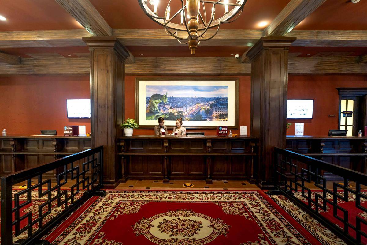 ilustrasi front office hotel (pexels.com/Quang Nguyen Vinh)