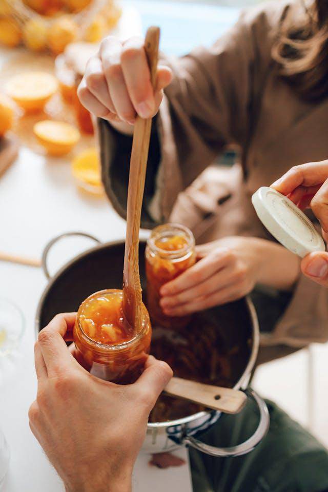 ilustrasi membuat sea moss gel (pexels.com/ROMAN ODINTSOV)