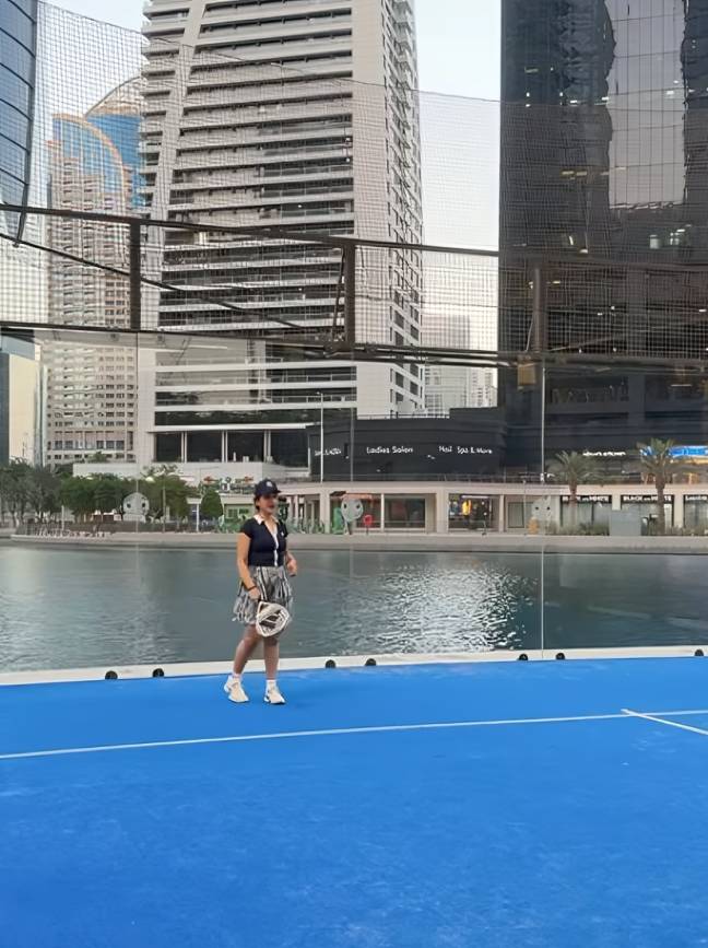 Tasya Farasya main padel di Dubai 
