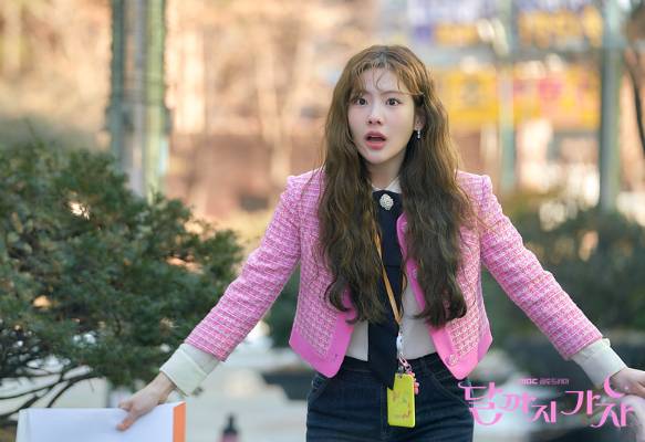 still cut drama Korea To The Moon 