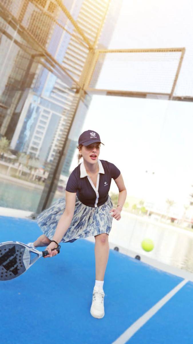 Tasya Farasya main padel di Dubai 