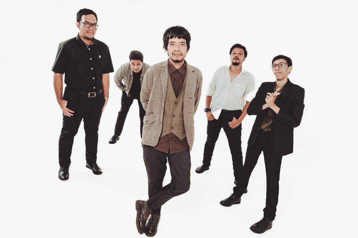 Band asal Jogja, SOPHIE.