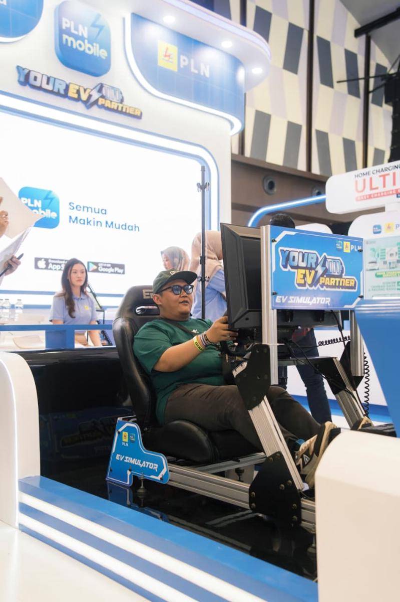 Giias semarang, pln, simulator mobil listrik