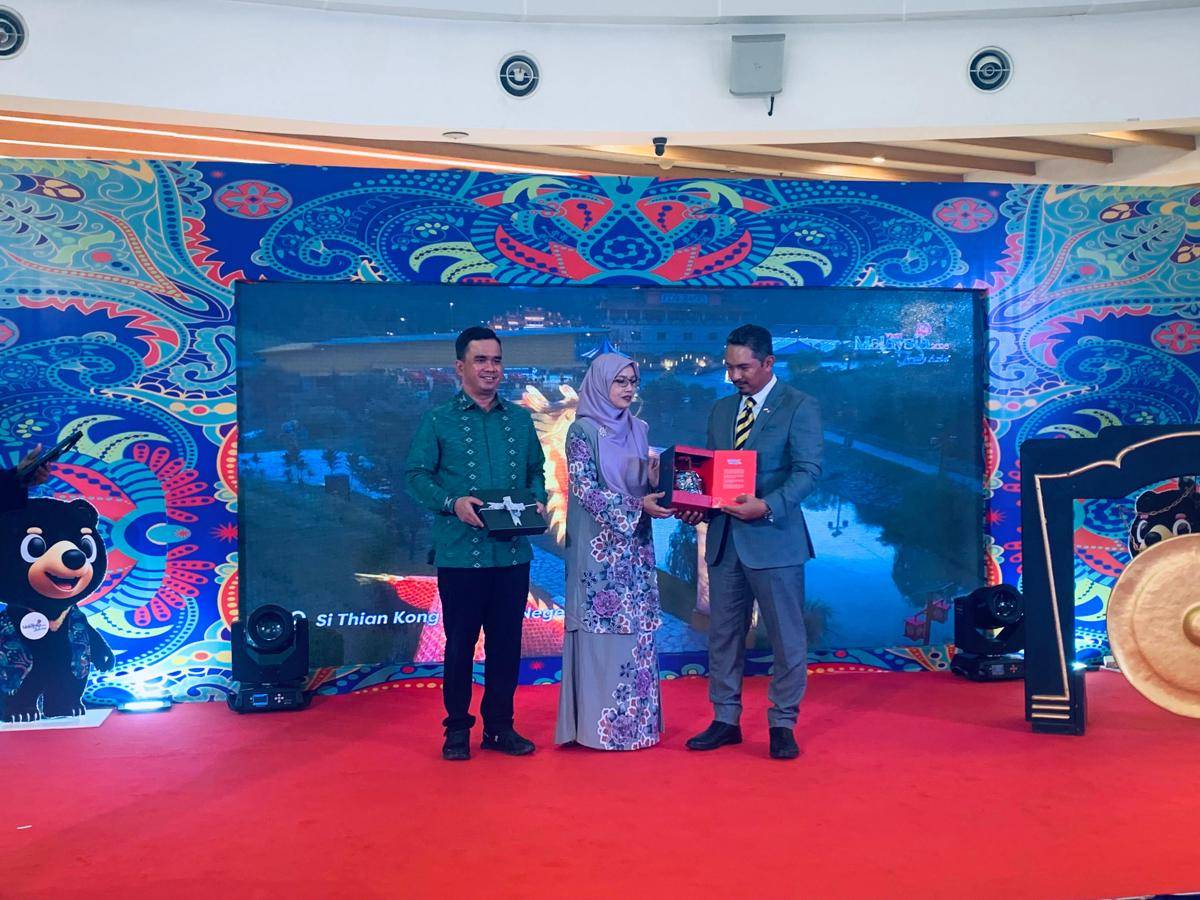 Pembukaan Malaysia Tourism Fair di Centre Point Mal, Jumat (26/9/2025) (IDN Times/Doni Hermawan)