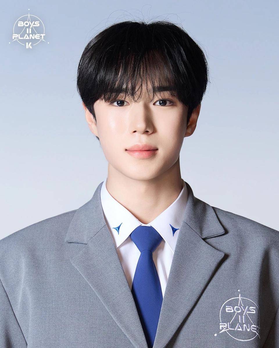 Kim_Jun_Seo_Boys_II_Planet_profile_photo_1 Besar.jpeg