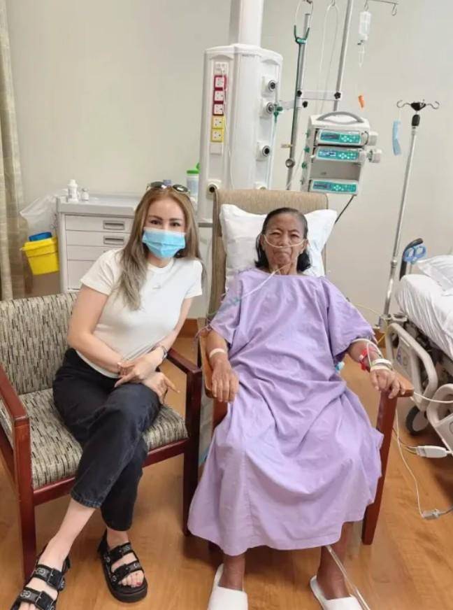 Kenangan Momo Geisha dan Ibundanya (Instagram.com/therealmomogeisha)