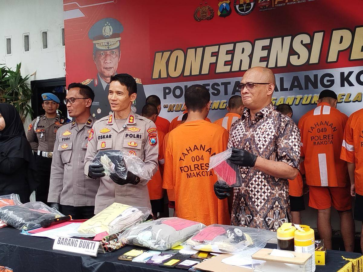 Konferensi pers kasus upaya pembakaran kantor DPRD Kota Malang. (IDN Times/Rizal Adhi Pratama)