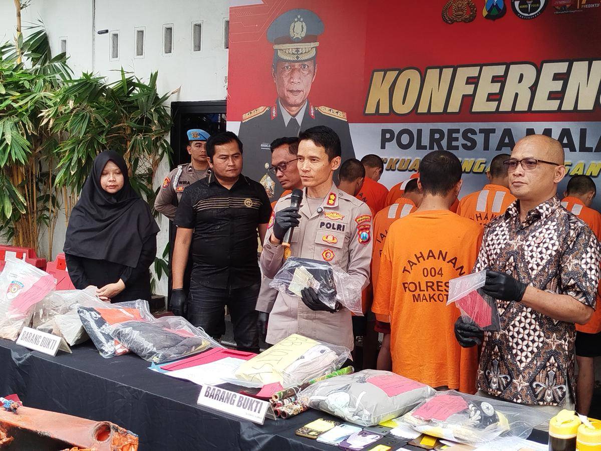 Konferensi pers kasus upaya pembakaran kantor DPRD Kota Malang. (IDN Times/Rizal Adhi Pratama)