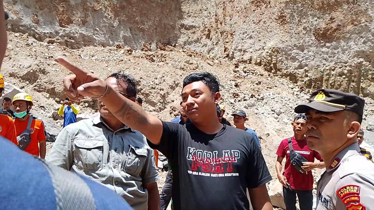Tebing setinggi 15 meter longsor timpa sopir truk di tambang galian C Desa Trosono Parang. IDN Times/Riyanto.