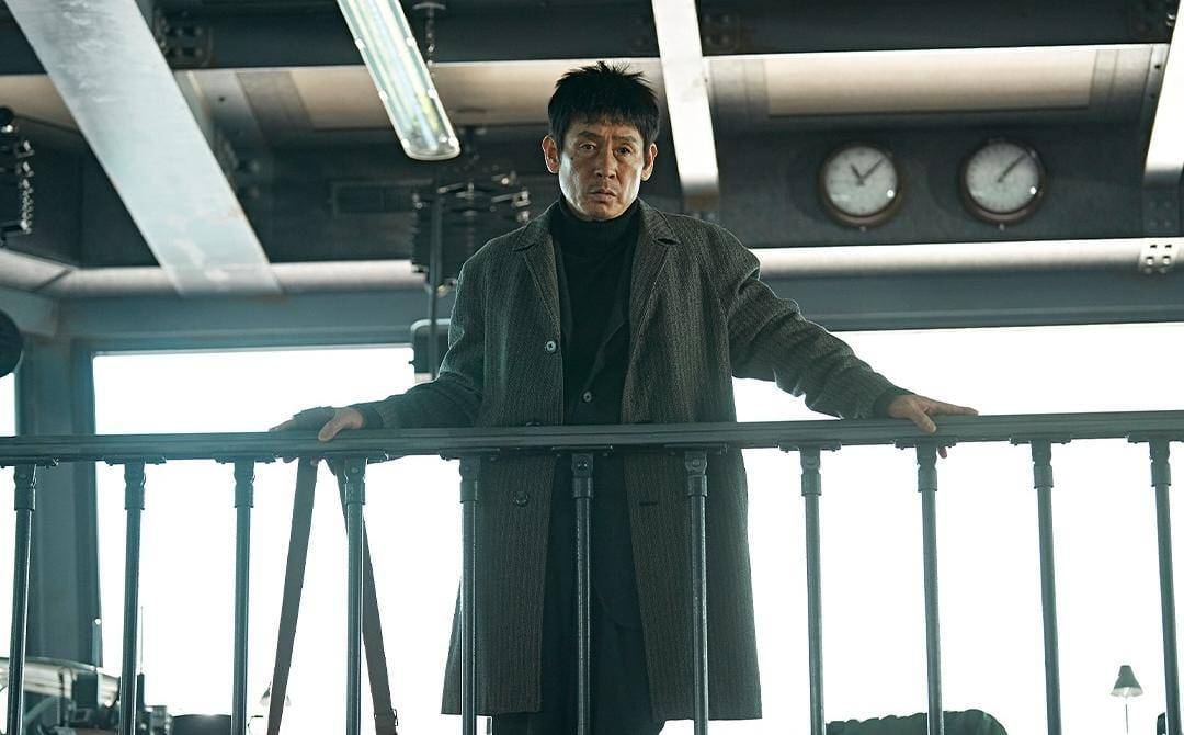 Sul Kyung Gu di film Good News (instagram.com/netflixkr)