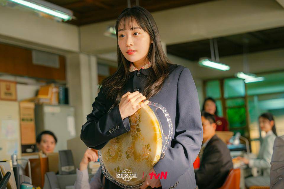 potret Kim Min Ha di drakor Typhoon Family