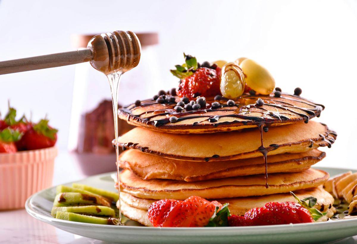 ilustrasi pancake madu (unsplash.com/Dad hotel)