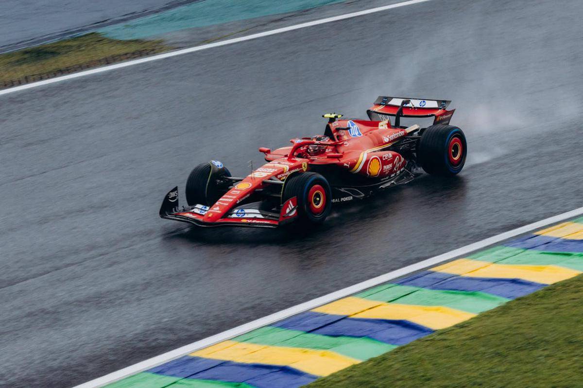 potret mobil Formula 1 Ferrari 
