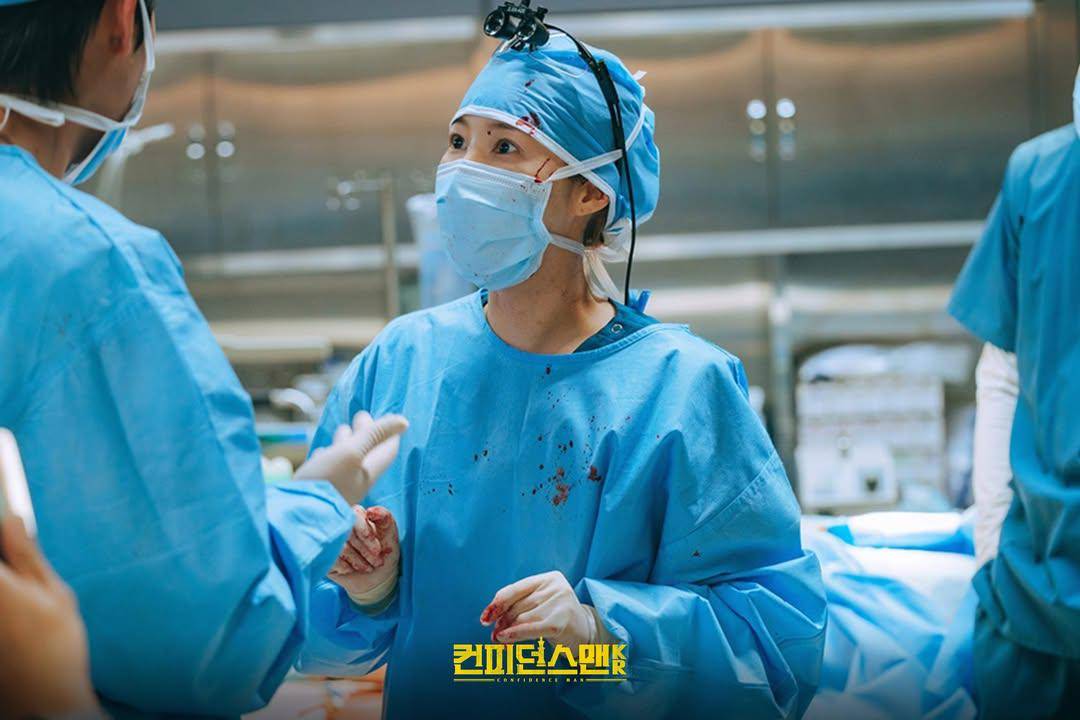 Still cut drama Confidence Queen (instagram.com/tvchosuninsta)