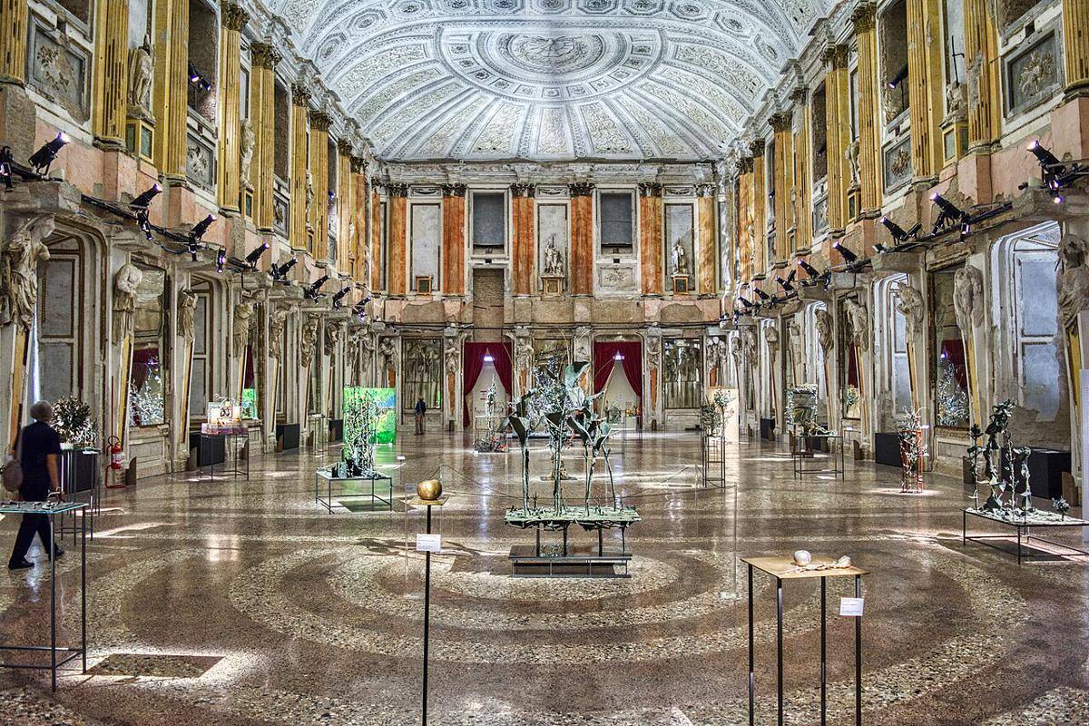 Interior Palazzo Reale, Milan, Italia (commons.wikimedia.org/Mm4mm)