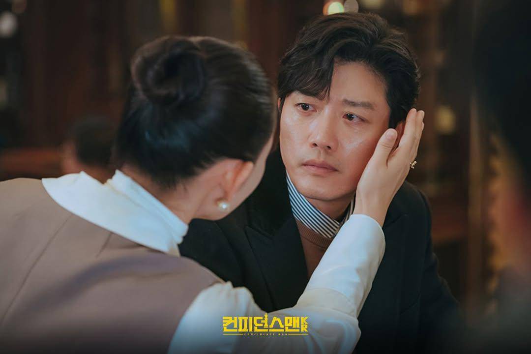 Still cut drama Confidence Queen (instagram.com/tvchosuninsta)