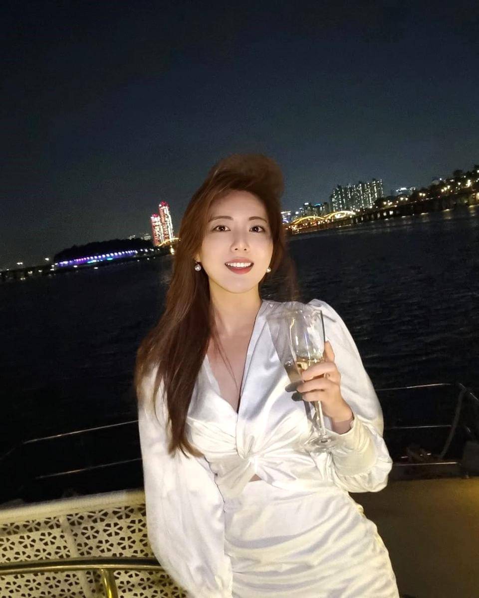 potret Lee Suyeon, Miss Universe Korea 2025 (instagram.com/xxs_yeon)