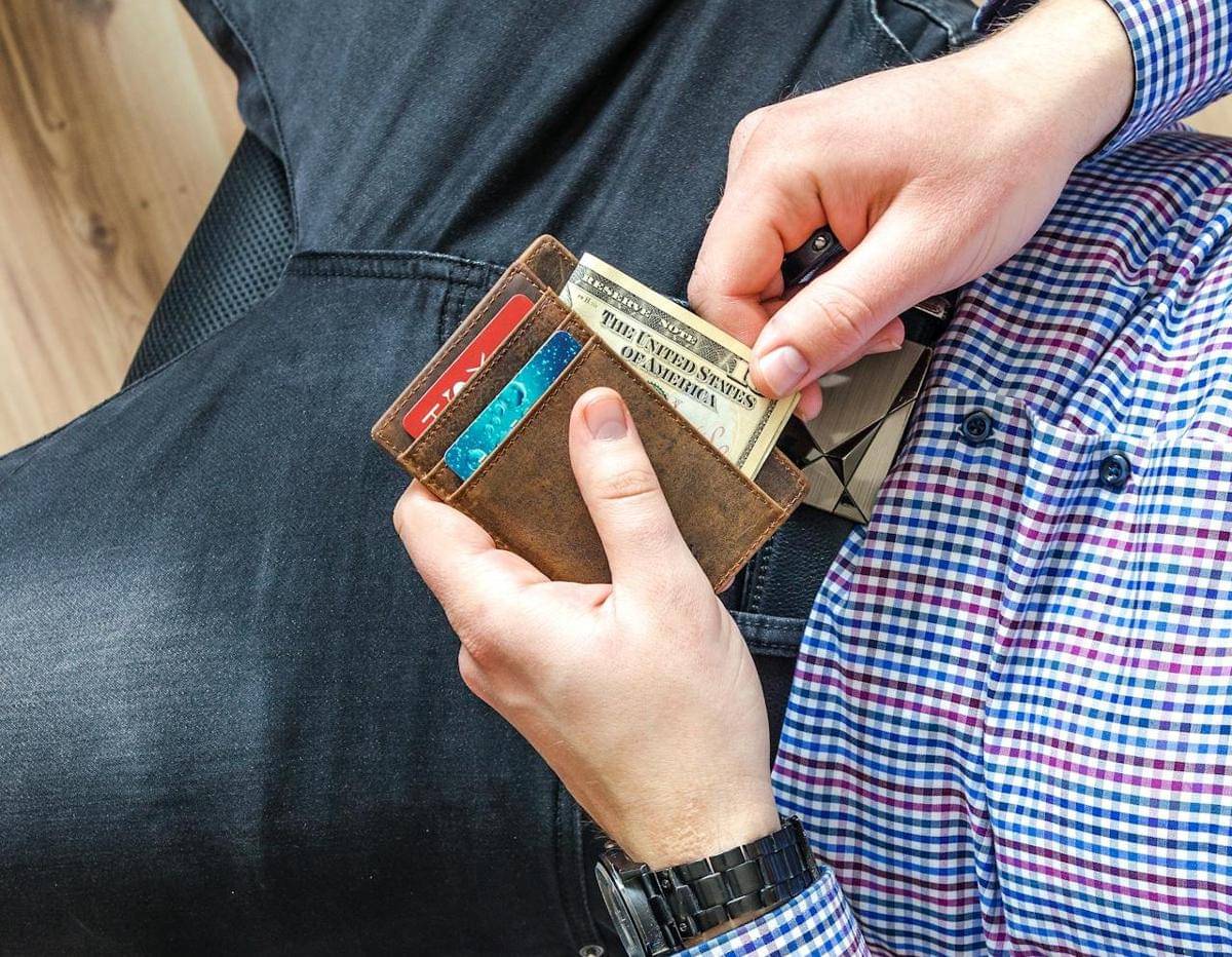 Ilustrasi dompet (www.pexels.com/Lukas)