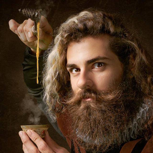 ilustrasi model kumis melengkung (pexels.com/JJ Jordan) 