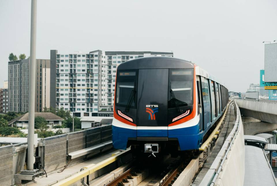 ilustrasi BTS Bangkok (pexels.com/Markus Winkler)