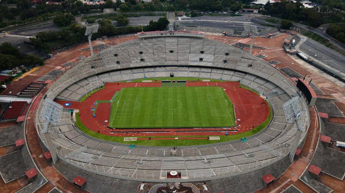 stadion sepak bola