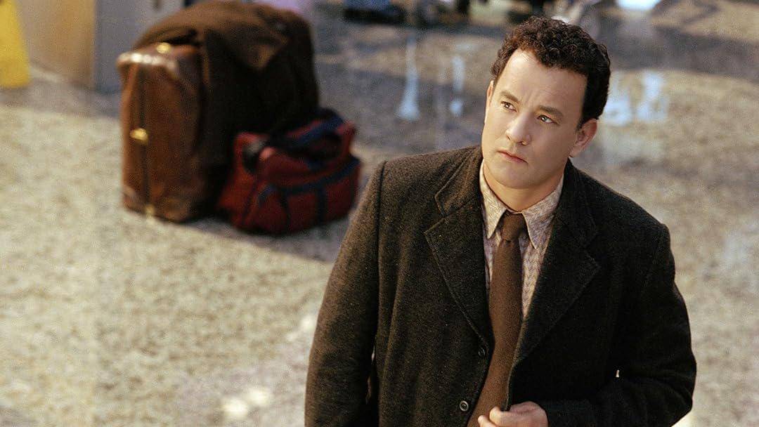Tom Hanks sebagai Viktor Navorski dalam film The Terminal (Sumber: primevideo.com)