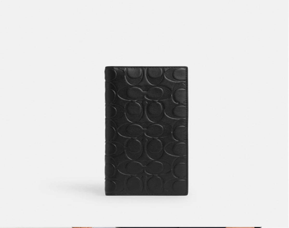 Coach Breast Pocket Wallet (shopee.co.id/Coach Outlet Indonesia Official Store)
