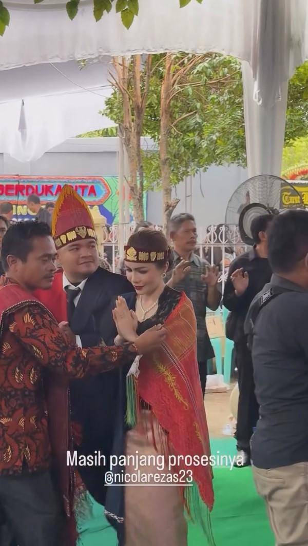 rumah duka ibunda Momo Geisha