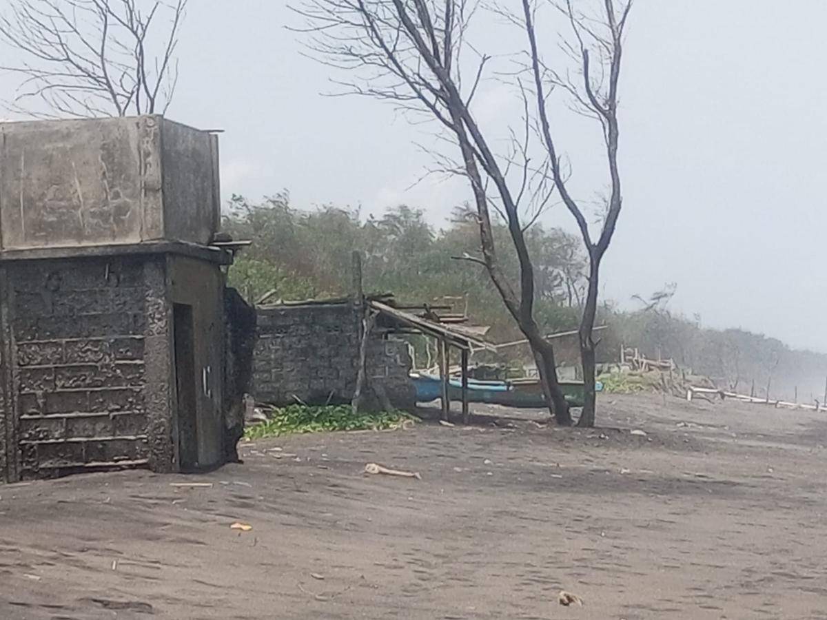 Alam Tak Bisa Dilawan, Pantai Kuwaru Menjadi Pantai Mati