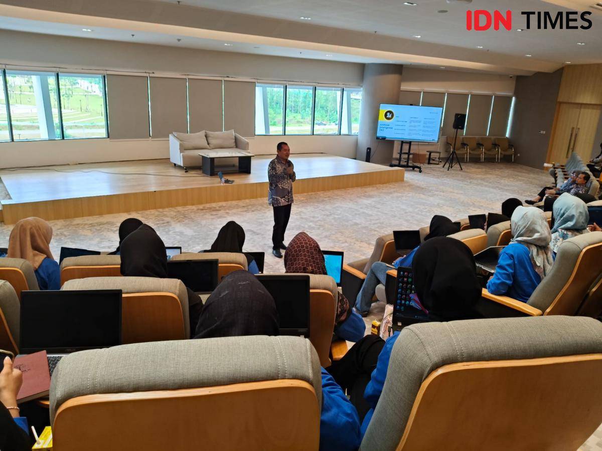 Otorita Ibu Kota Nusantara (IKN) kembali menggelar pelatihan literasi digital Coding Mama dan Difabel Batch V bagi 45 ibu rumah tangga (IRT) dan penyandang disabilitas