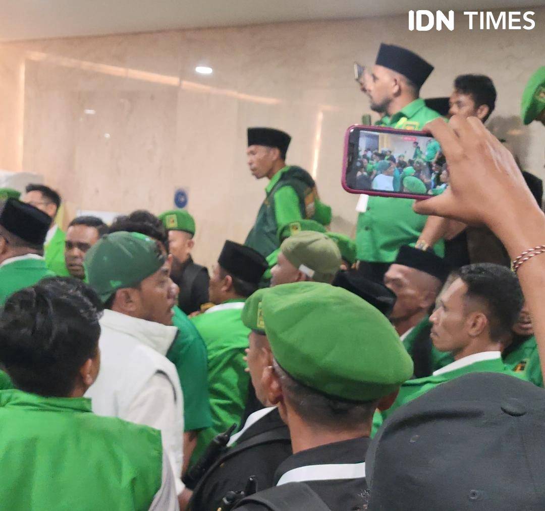 Kericuhan terjadi di Muktamar X PPP di kawasan Ancol, Sabtu (27/9/2025) (IDN Times/Yosafat Diva Bayu Wisesa)