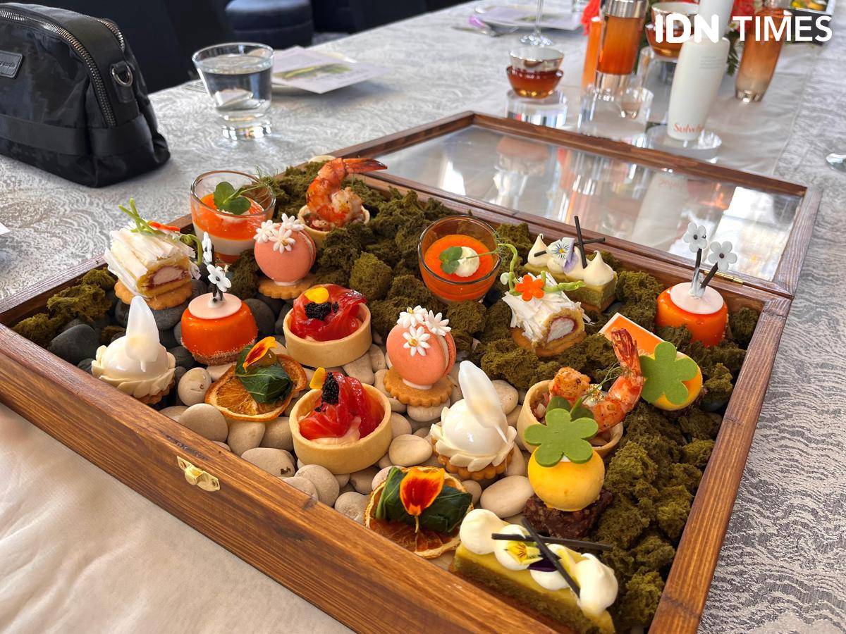 Potret menu afternoon tea Sky Lounge The Westin Surabaya  