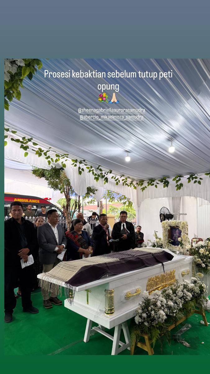 rumah duka ibunda Momo Geisha