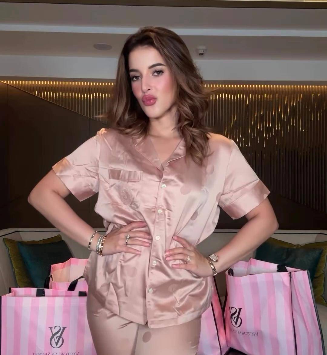 potret Tasya Farasya borong baju tidur baru 