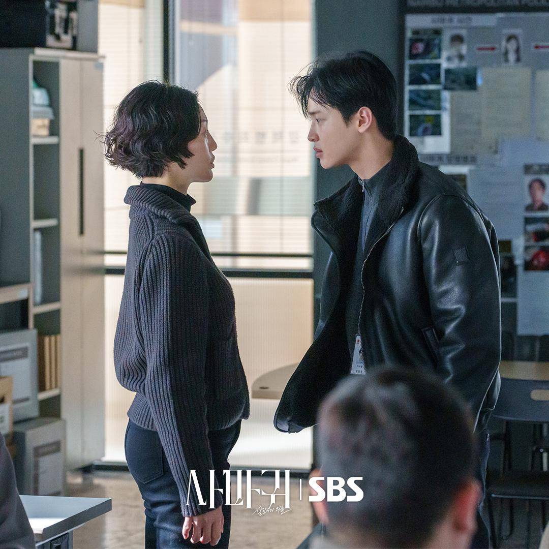 still cut drama Queen Mantis (instagram.com/sbsdrama.official) 