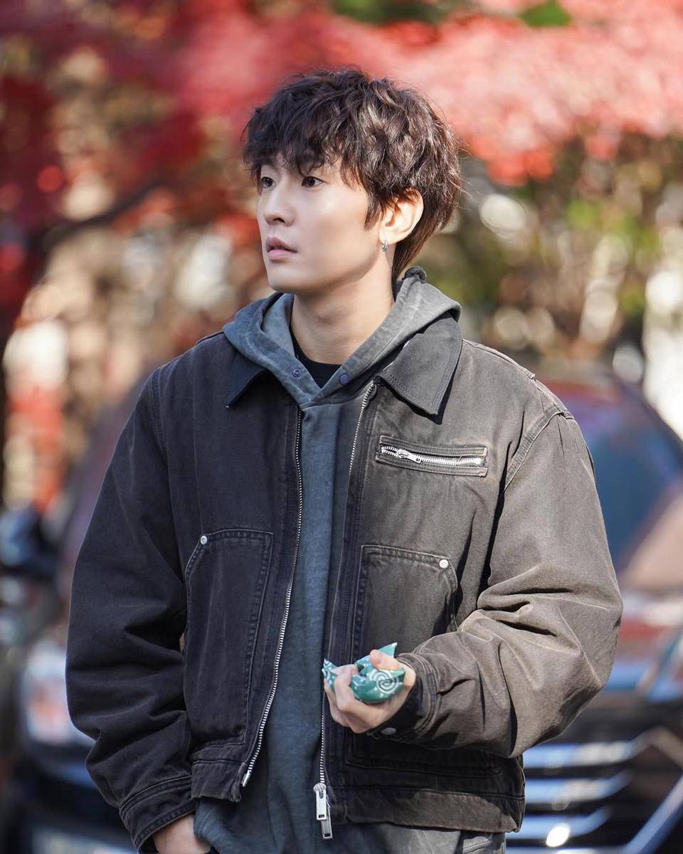 Potret Lee Chang Min di Queen Mantis (Instagram.com/noon.company) 