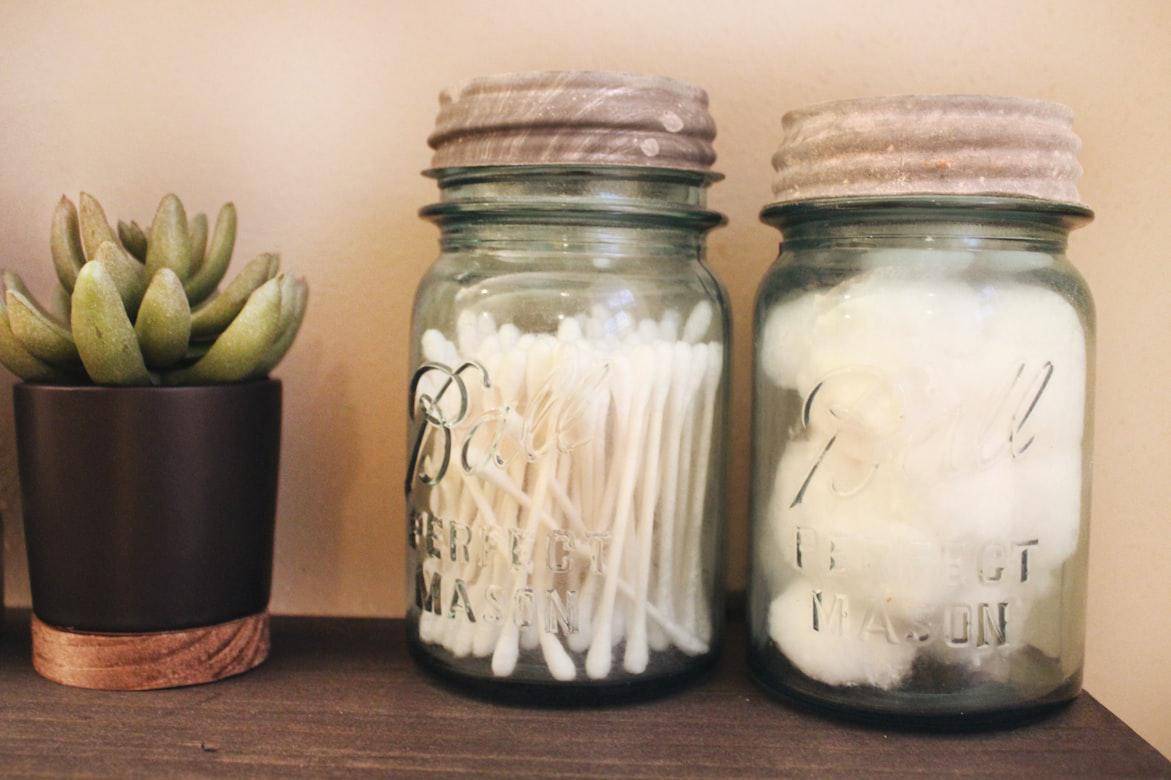 ilustrasi cotton bud (unsplash.com/Jen Theodore) 