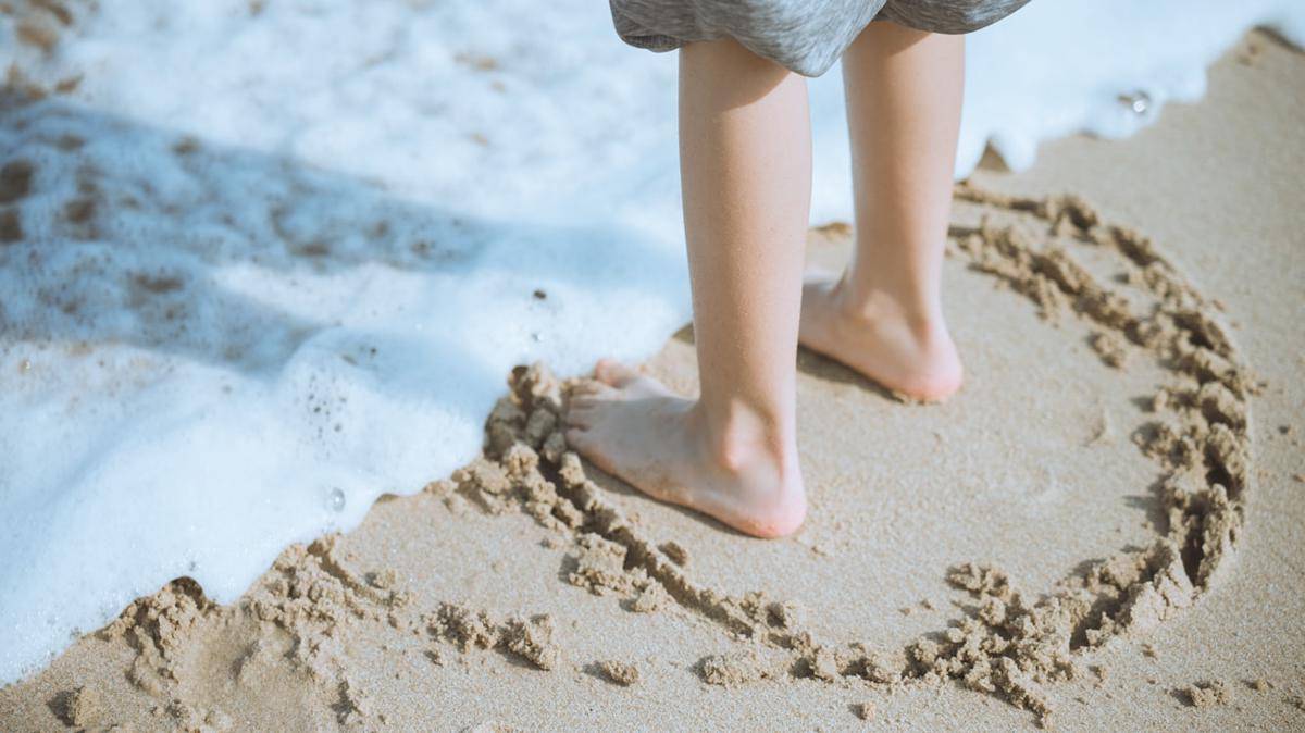 ilustrasi kaki (unsplash.com/Tao Yuan) 