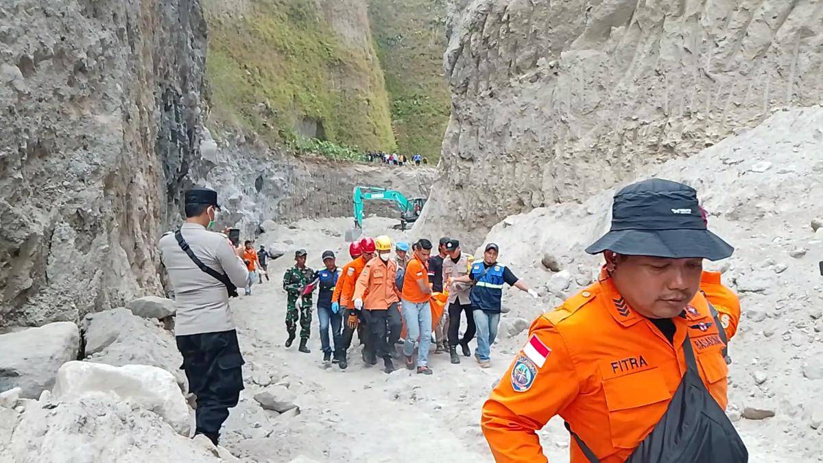 Suroso sopir truk dum korban longsor tambang gunung Blego Desa Trosono ditemukan. IDN Times/Riyanto.