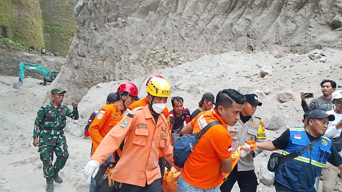 Suroso korban tambang longsor ditemukan dalam kondisi meninggal dunia dan tertelungkup. IDN Times/Riyanto. 