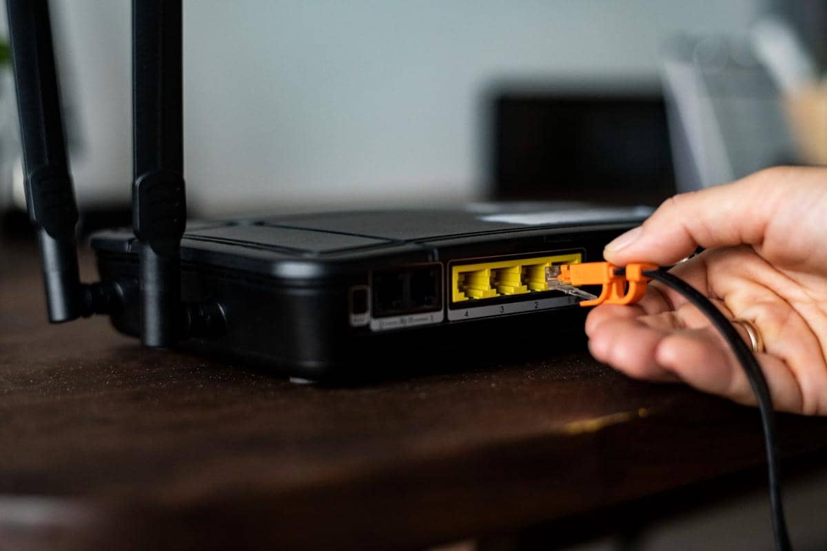 Jangan Asal Colok! Posisi Terbaik Router WiFi di Rumah, Sinyal Kuat dan Hemat Listrik