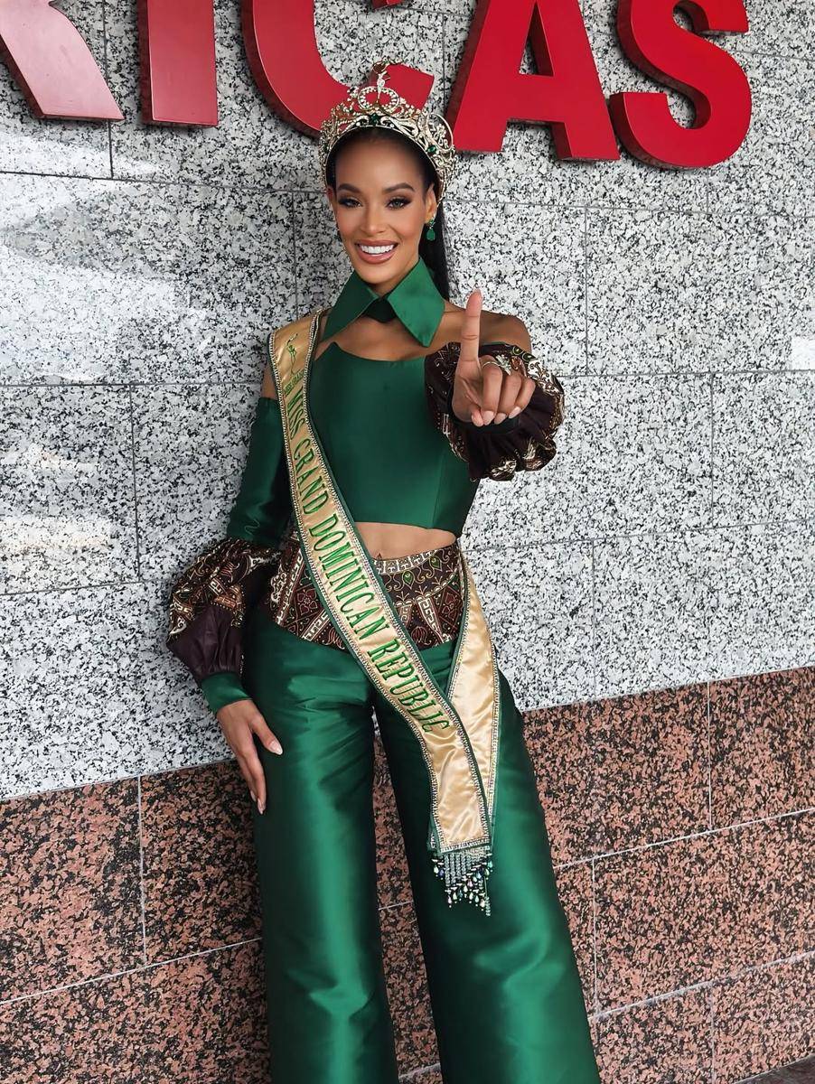  Potret Keberangkatan Finalis Miss Grand International 2025 ke Thailand (Instagram.com/missgranddomrep)