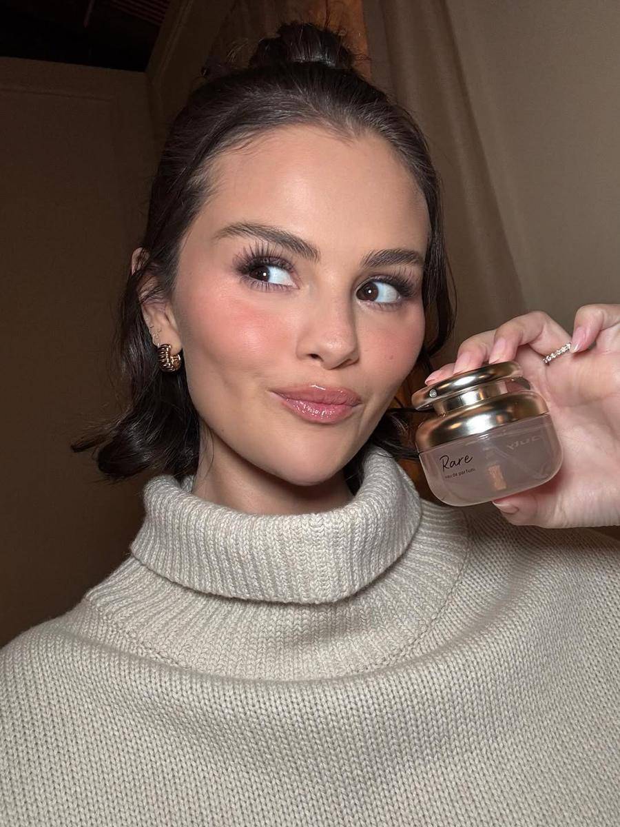 ide makeup ke kantor ala Selena Gomez (instagram.com/selenagomez)