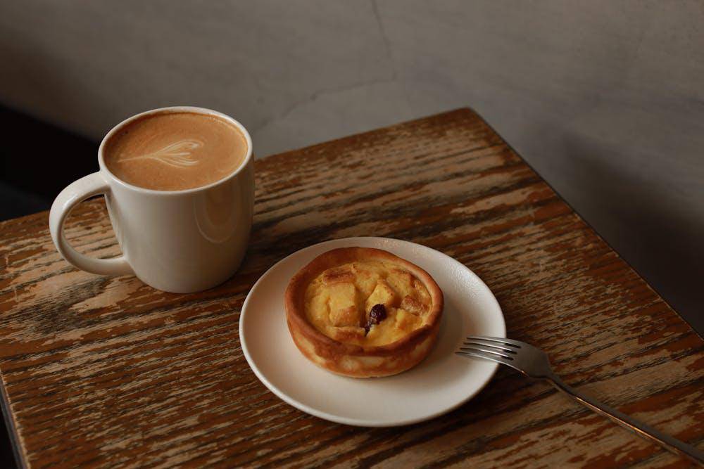 ilustrasi kopi dan pastry